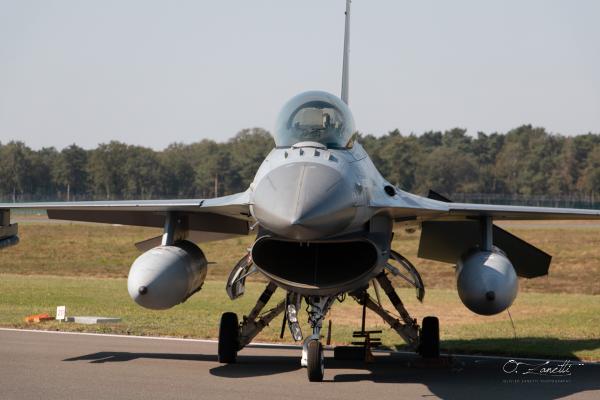Le fameux F-16, mon préféré !