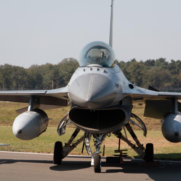 Le fameux F-16, mon préféré !